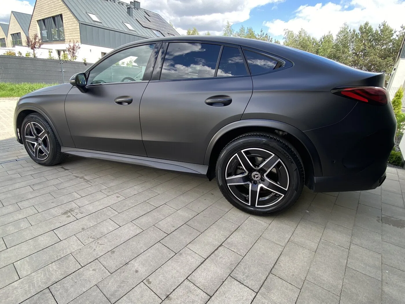Mercedes GLC Coupé w satynowej folii PPF, bok
